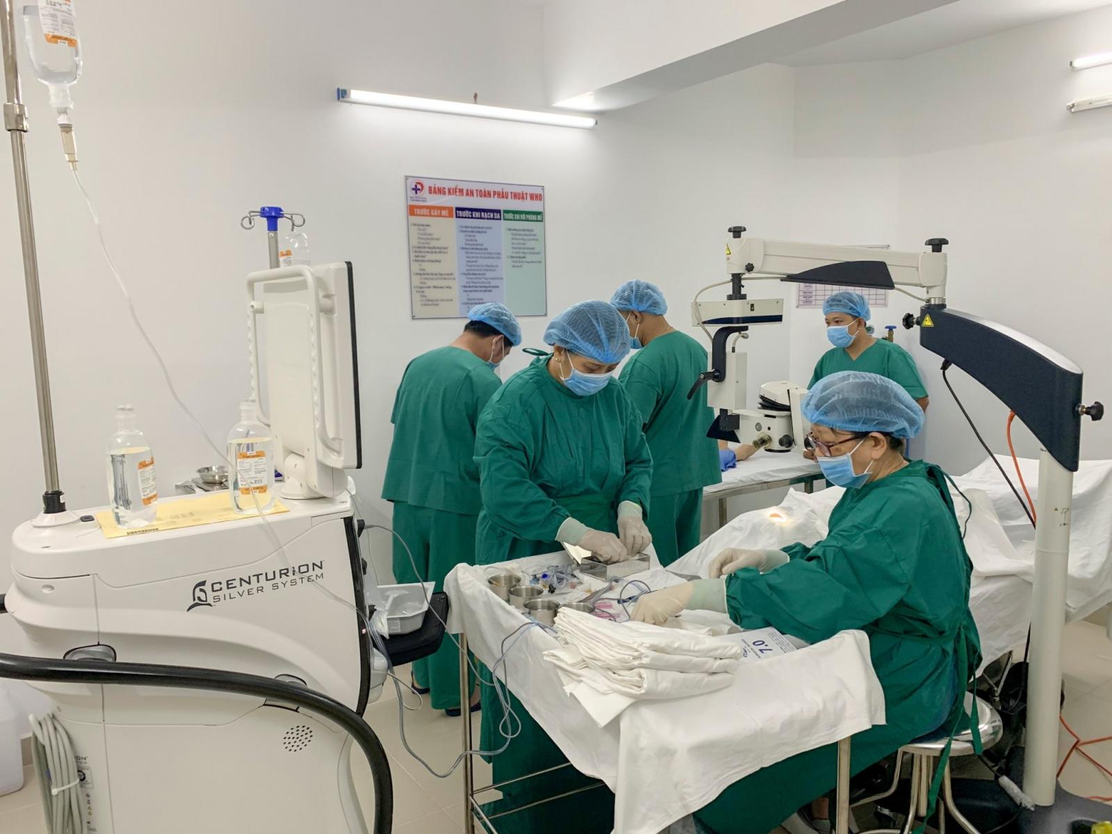 Hệ thống phẫu thuật Phaco